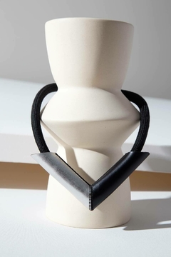 Collar Tube V - Plata/Negro