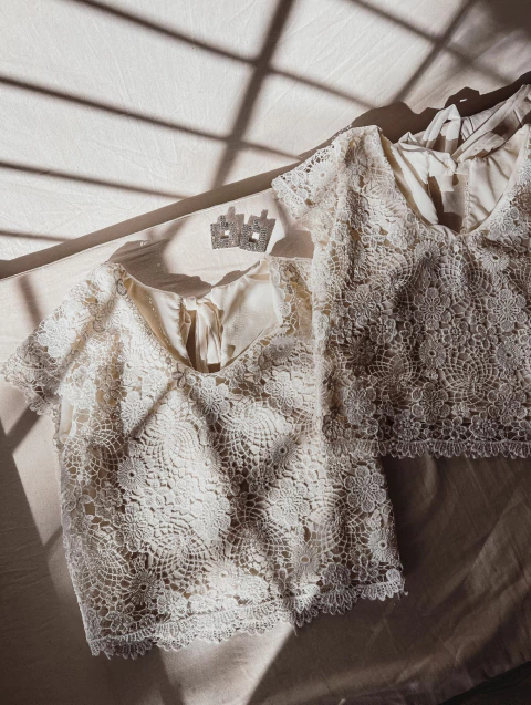 REMERA SILVIE GIPIURE NUEVO BLANCO - comprar online