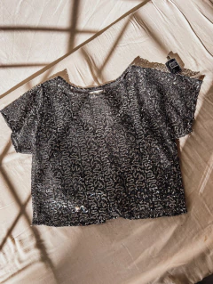 REMERA RED LENTEJUELAS NEGRO Y PLATEADO en internet