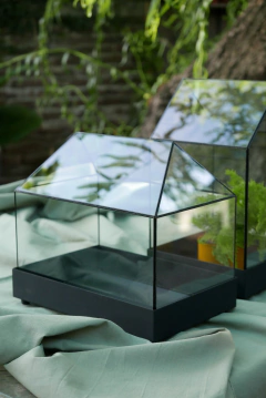 CASA INVERNADERO CON BASE DE METAL - tienda online