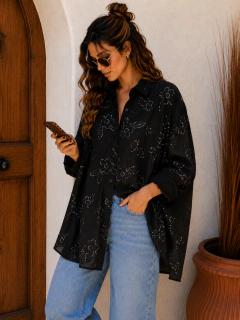 Camisa Oversize Bianca Bordada en internet