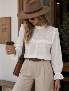 Blusa Carmen Broderie