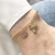 A Pulseira Pingente Menina De Zirconias Folheada Ouro 18k na internet