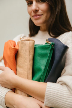 Clutch de Mano Azul - comprar online