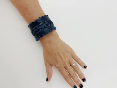 Pulsera de cuero hecha a mano Azul - MIKAI BAGS - Carteras y accesorios de cuero