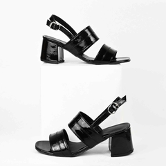Sandalia Ruffa Charol Negro - comprar online