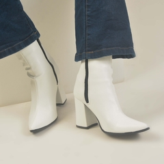 Bota Niza Blanco en internet