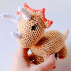 Tripsy Amigurumi Triceratops