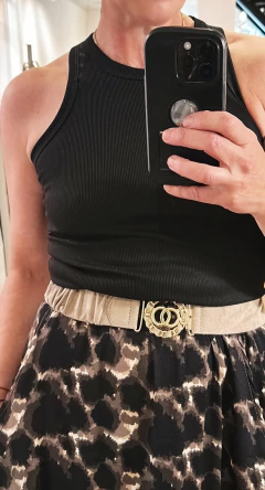 CINTURÓN BEIGE FRUNCES HEBILLA DORADA - comprar online