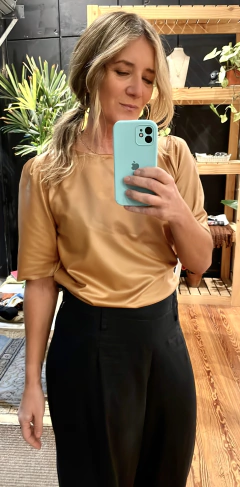 BLUSA DE CUERINA CARAMELO