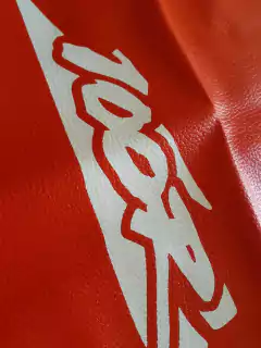 TAPIZADO FUNDA DE ASIENTO PARA HONDA XR 100 / XR100 / XR100R 1994 - CUERO SINTÉTICO Naranja en internet