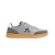Zapatillas Le Coq Sportif Courtnet Classic en color gris con detalles en gamuza y suela amarilla.