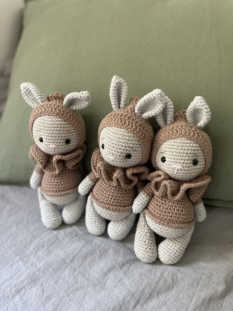 AMIGURUMI CONEJO ( enterito y volado mocca ) 25 CM - comprar online