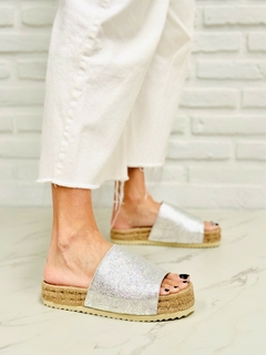 Sandalia Gena Strip Silver - comprar online