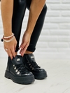 Borcego de cuero con cordonera moda mujer negro