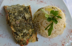 Tortilla de Verduras Alta con Arroz al Puerro