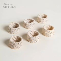 Servilleteros Blancos de Bamboo y Rattan x 6 en internet