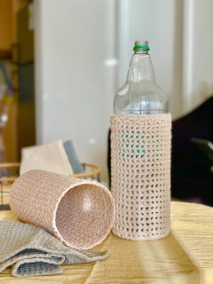 Portabotella Olivia Crochet Crudo - comprar online