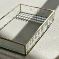 Imagen de Bandeja / Alhajero de Vidrio con Borde Dorado Mate 30 cm
