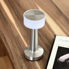 Velador Verona con Luz LED Recargable -
