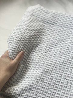 Manta y cubrecama Tramado Panal Liso Gris