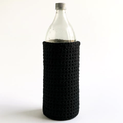 Imagen de Portabotella Olivia Crochet Negro