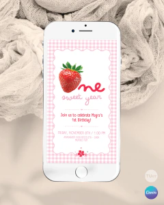 Invitación para cumple un año, texto editable canva, frutillas, strawberry party tukit - TuKit