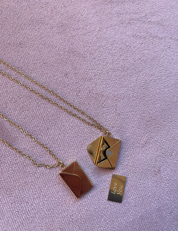 COLLAR RELICARIO LETTER