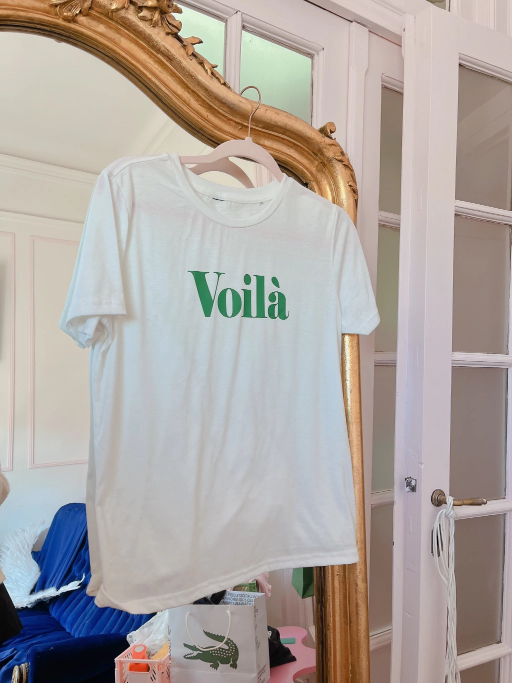 REMERA CON ESTAMPA VOILA