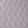 Tela de encaje liviano de color lila con diseño floral.
