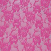 Encaje liviano color fucsia con diseño floral de rosas y hojas