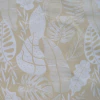 Lona beige con estampado de hojas blancas en diferentes tamaños y formas