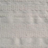 Tela rústica beige con textura de rayas horizontales y relieve
