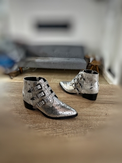 Bota Oporto plateado con pelo animal print plata