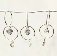 Imagen de Aro argolla con dije CRISTAL