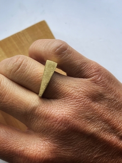 Anillo Triangulo