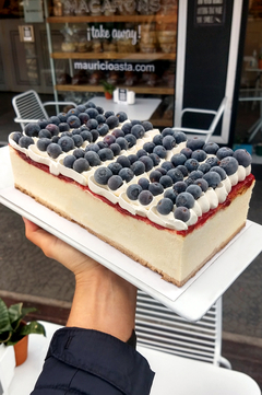 NYC CHEESECAKE CON FRUTOS ROJOS MEDIA TORTA - comprar online