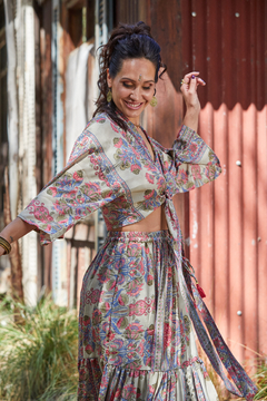 TOP CON MANGAS METIS VERDE - Milega