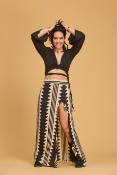 FALDA LARGA TRIBAL CON TAJO en internet