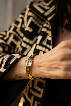 PULSERA OM NAMAH SHIVAYA DORADA en internet