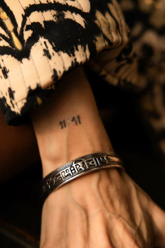 PULSERA OM NAMAH SHIVAYA PLATEADA - Milega