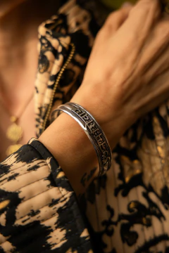 PULSERA OM NAMAH SHIVAYA PLATEADA - comprar online