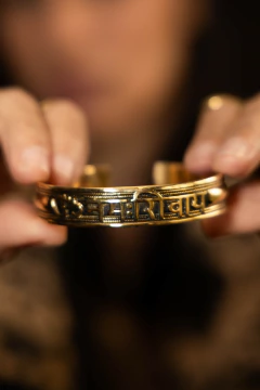 PULSERA OM NAMAH SHIVAYA DORADA - Milega