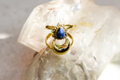ANILLO LUNA DORADO en diferentes piedras - comprar online