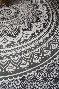 Cover White Mandala Lunar 2 plazas negro en internet