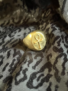 ANILLO LLAVE DE ANKH DORADO en internet