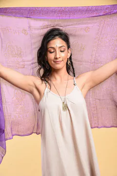 PAÑUELO/CHAL DIOSES & MANTRAS VIOLETA - comprar online
