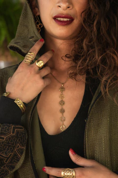 COLLAR 7 CHAKRAS DORADO - tienda online