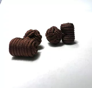 NUDOS DE SEDA - ESCALAS BEIGE - LONDON TIE