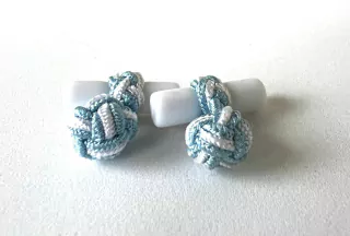 SILK ACRYLIC CUFF. en internet